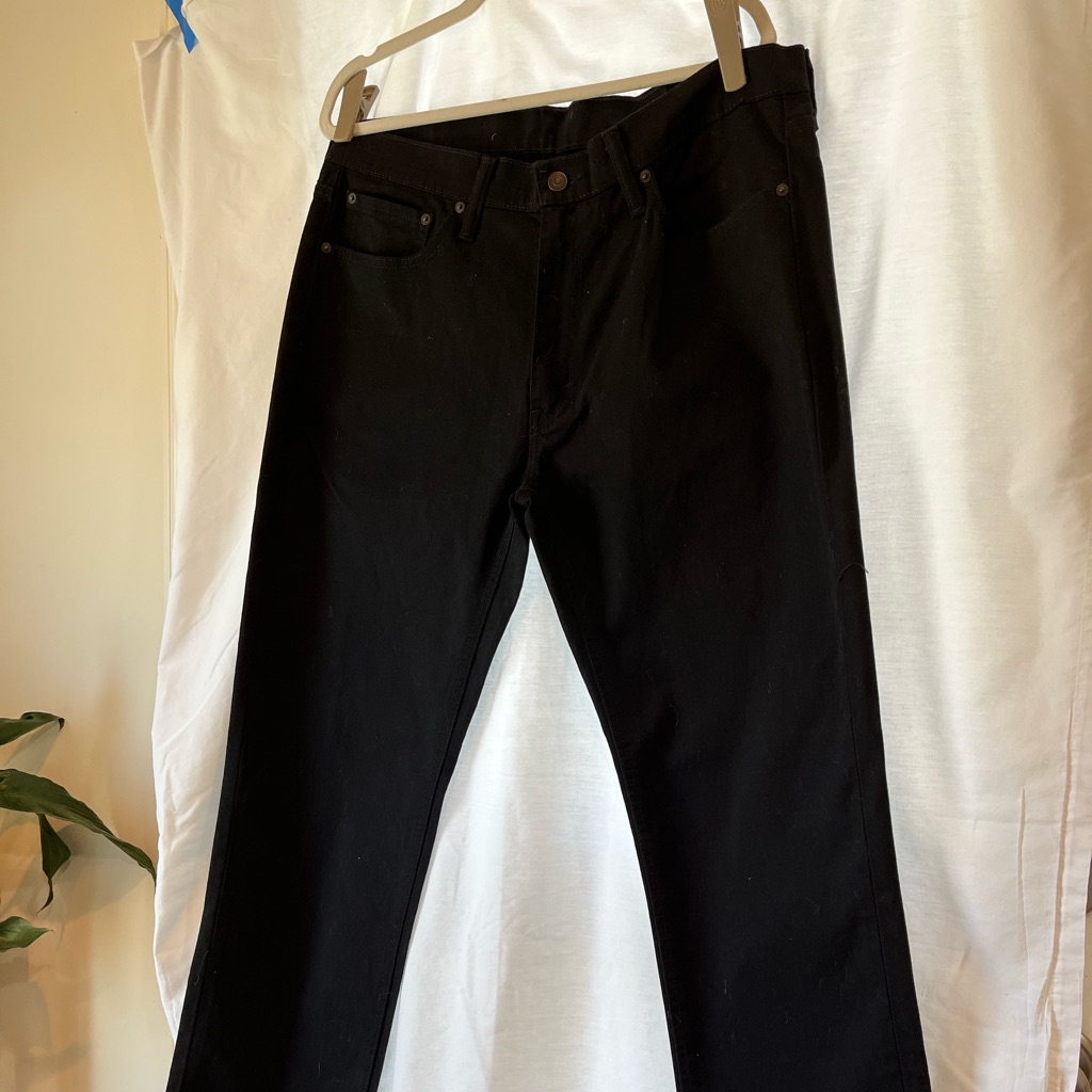 Levi's Men’s Black 541 Straight Leg Denim Jeans Measuring 36x32.